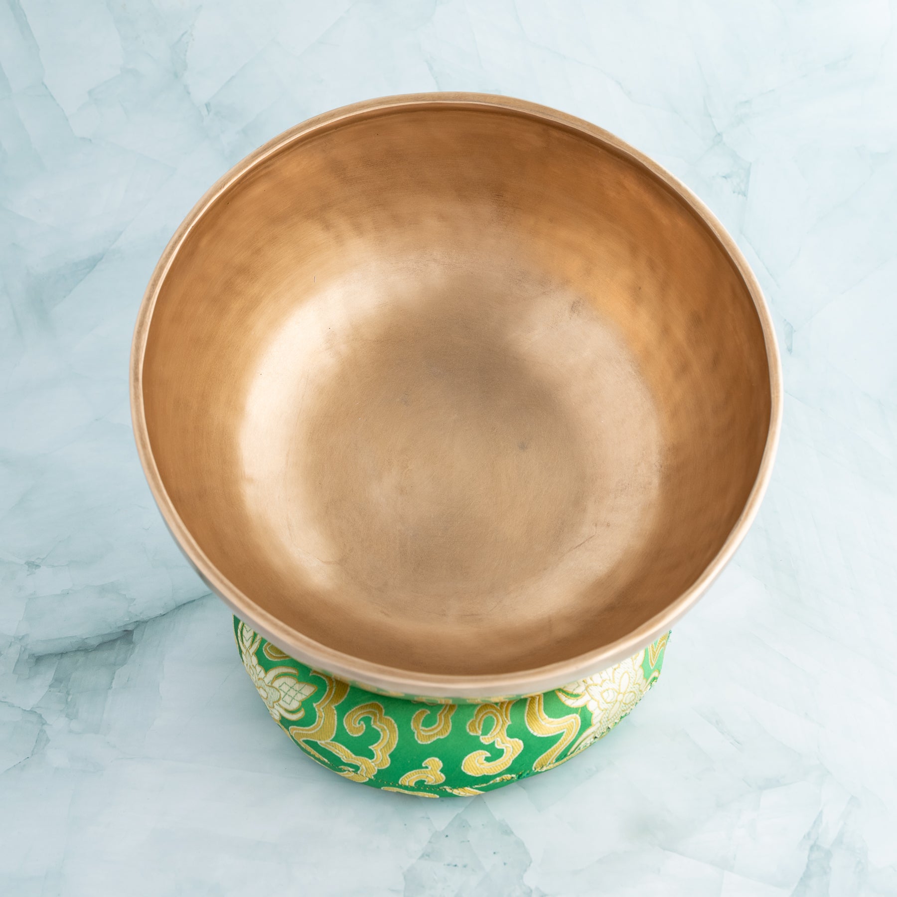 Inside singing bowl