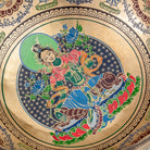 Nærbillede indefra af grøn tara thangka designet syngeskål